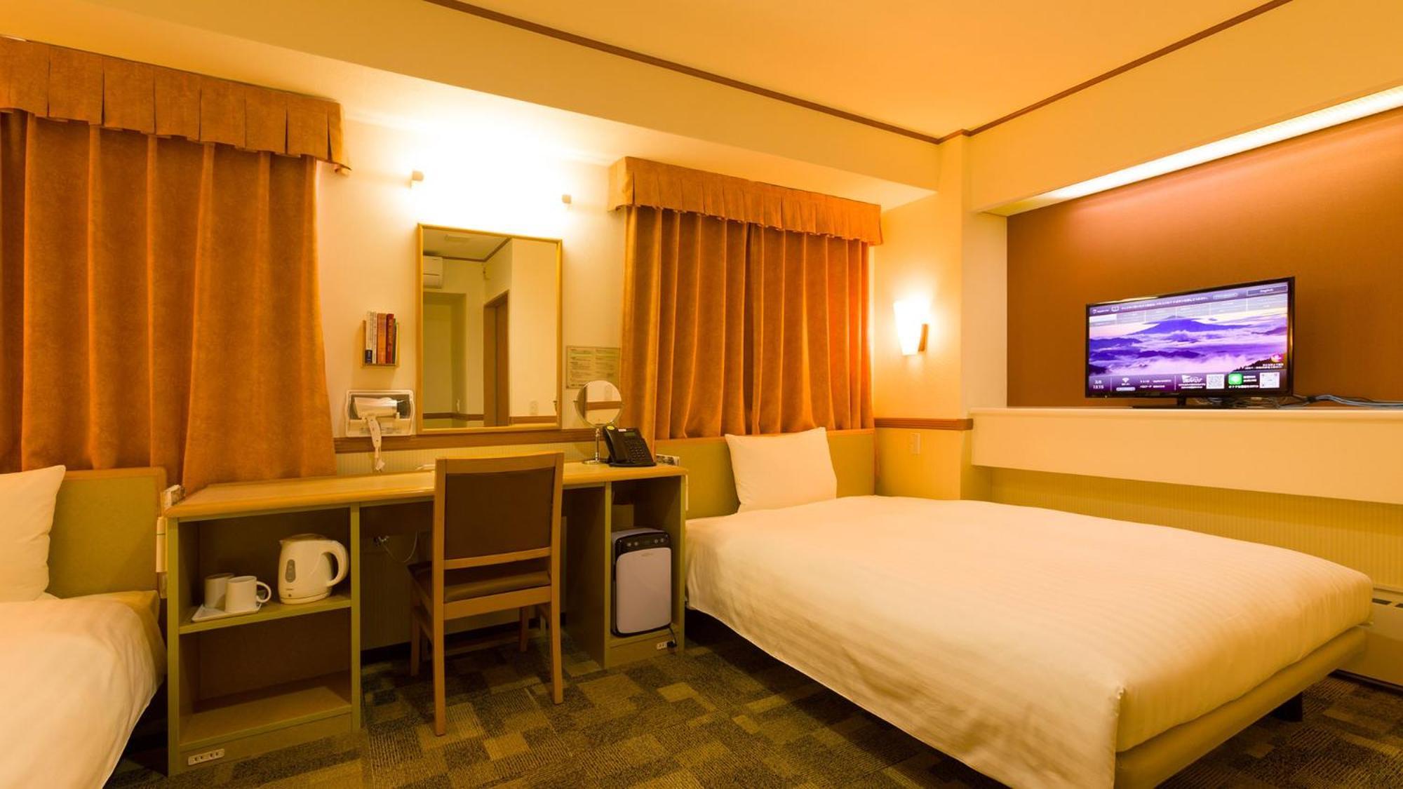 Toyoko Inn Higashi-Hiroshima Saijo Ekimae חדר תמונה